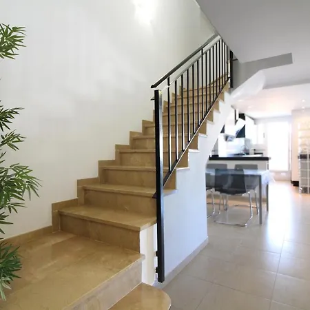 Global Properties, Impresionante Atico 8 Personas En